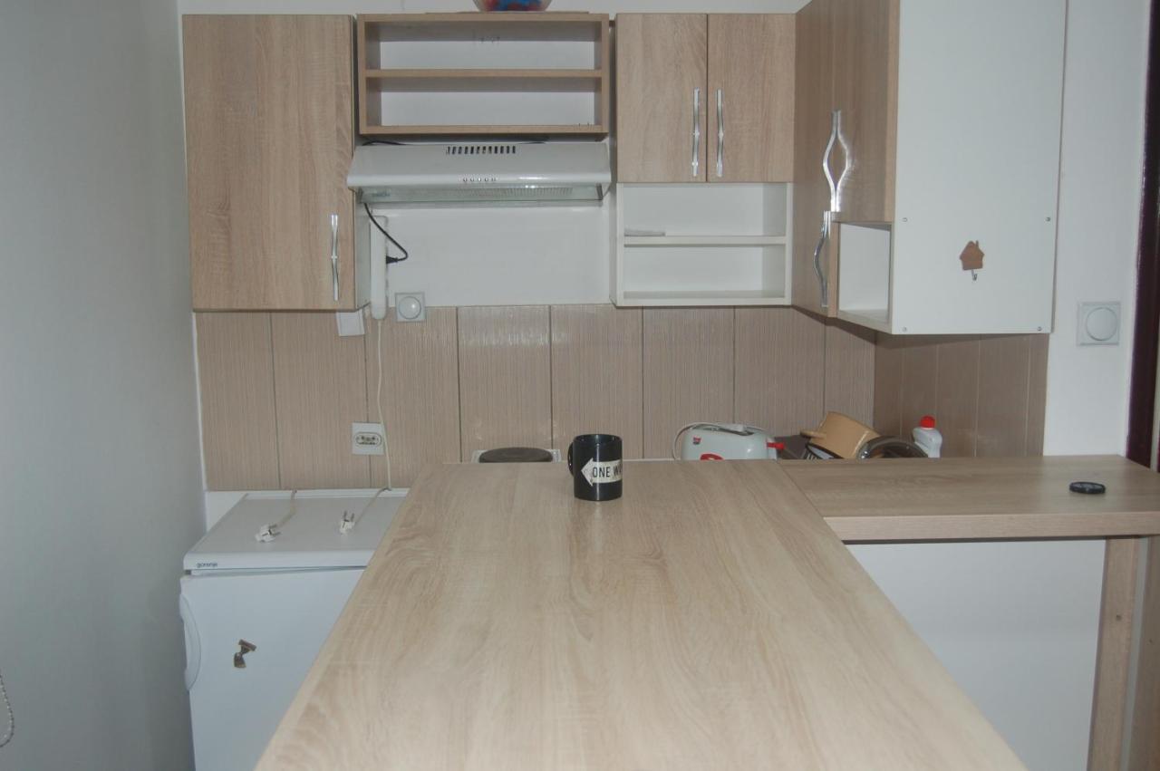 Apartmani Marios Nisz Zewnętrze zdjęcie